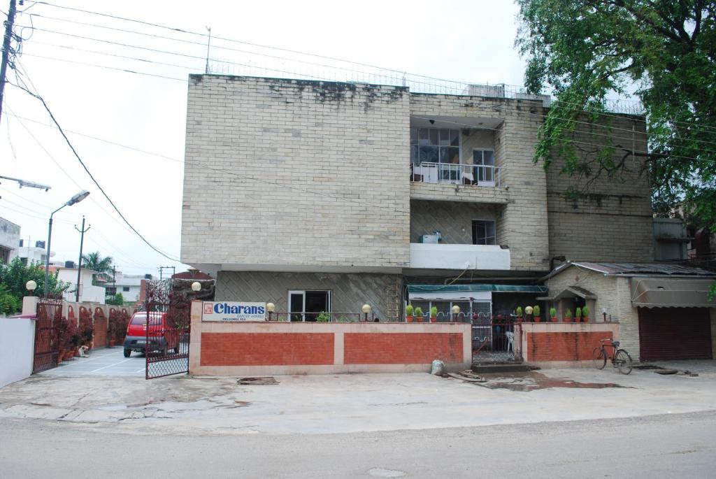 Charans Guest House Lucknow Exterior photo