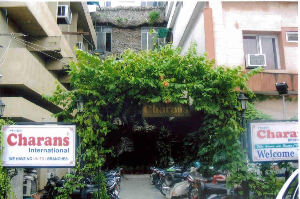 Charans Guest House Lucknow Exterior photo